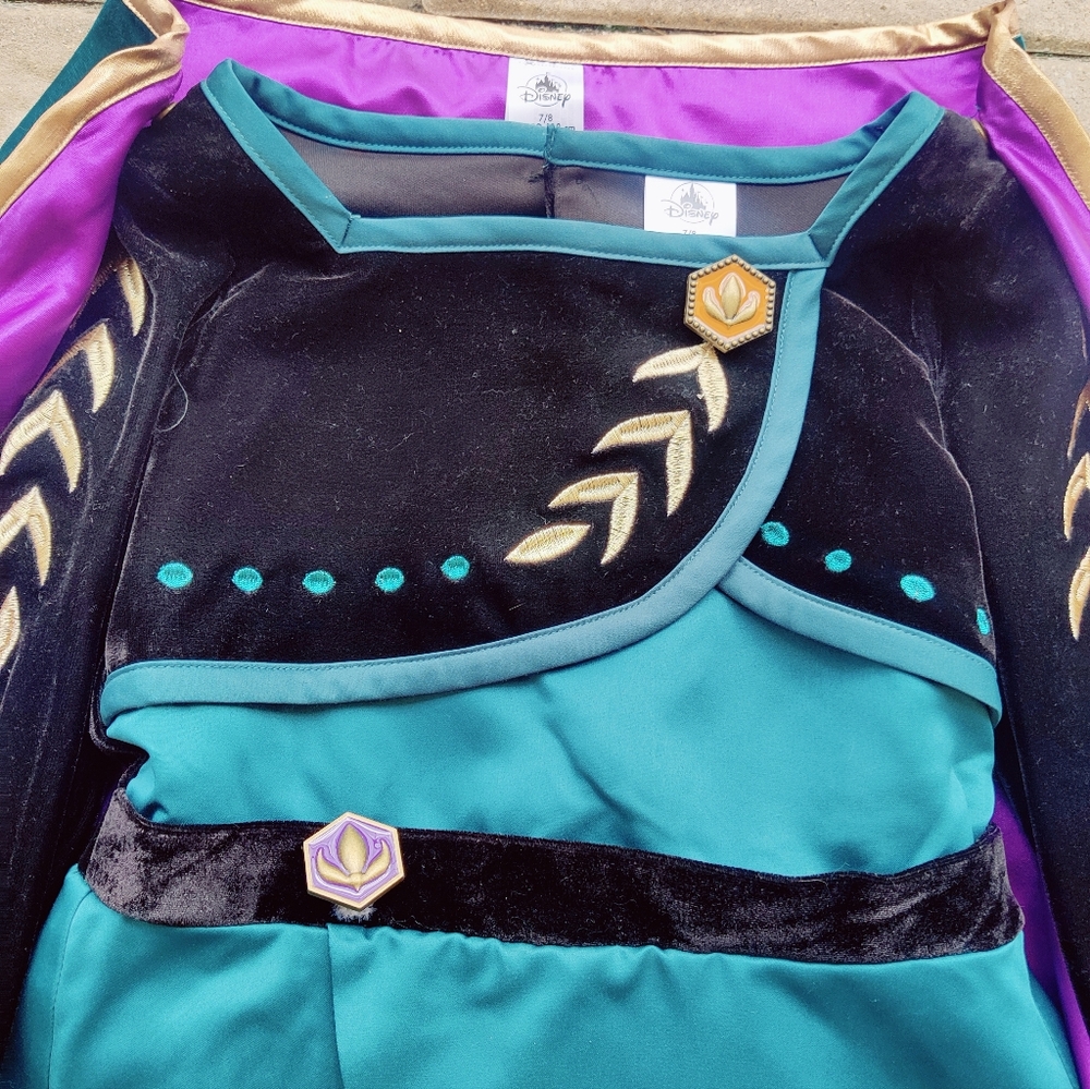 Disney Store Deluxe Frozen 2 Queen Ana Dress - Picture 2 of 7